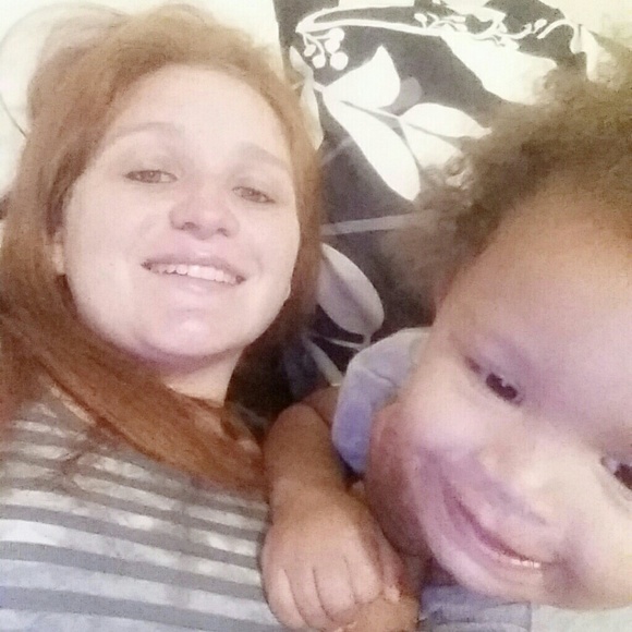 Profile Picture of Melanie Earnest (@mearnest85) on Poshmark