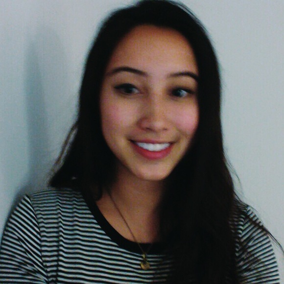 Profile Picture of Serena T (@shurena) on Poshmark