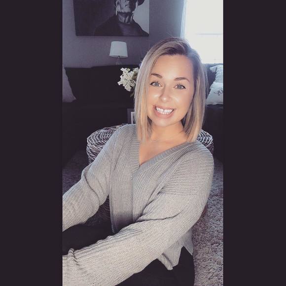 Profile Picture of Bianca Bundlie (@biancabundlie) on Poshmark