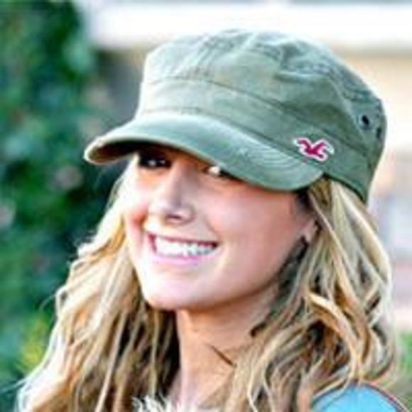 Profile Picture of Danielle Craig (@danielle_eket2) on Poshmark