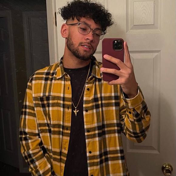 Profile Picture of Caleb Johnston (@cirlcecity) on Poshmark