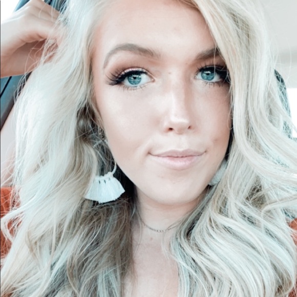 Profile Picture of Jenna Fleer (@jennafl97) on Poshmark