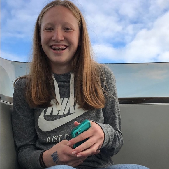 Profile Picture of Jordan Tschumperlin (@tschumperlin) on Poshmark