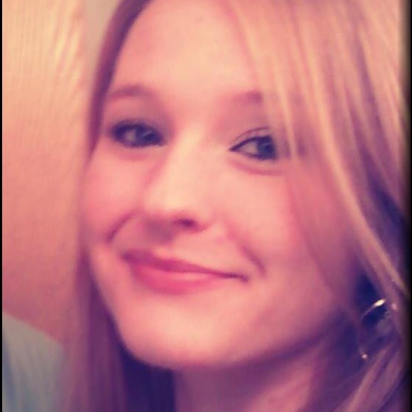 Profile Picture of Lyndsey Hogeland (@lyndseyk2009) on Poshmark