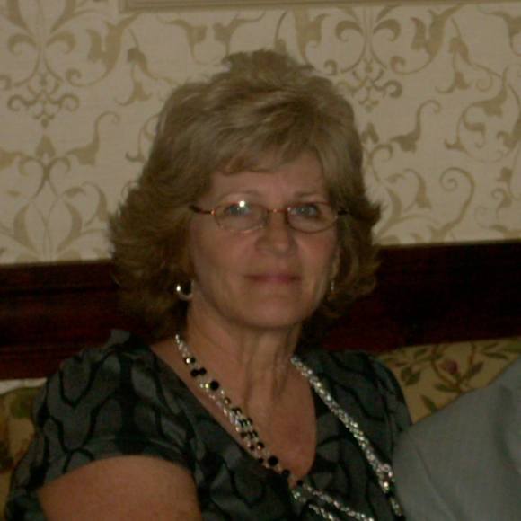 Profile Picture of Cathy Hanselman (@cathyhanselman) on Poshmark