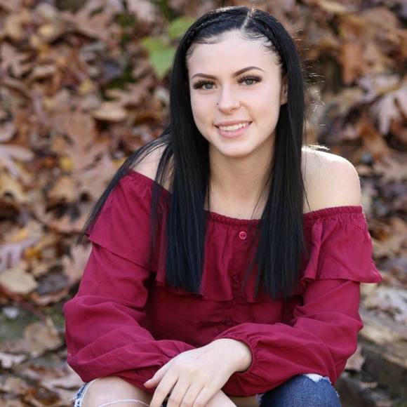 Profile Picture of Steven Francois (@steven_francois) on Poshmark