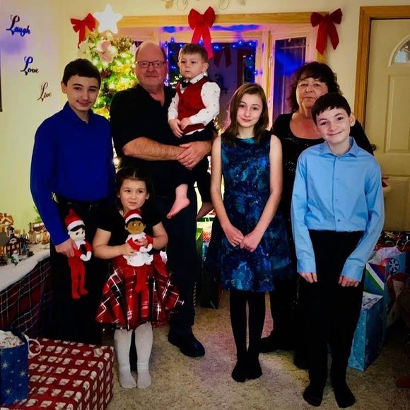 Profile Picture of Sue Karbon (@suzizap) on Poshmark