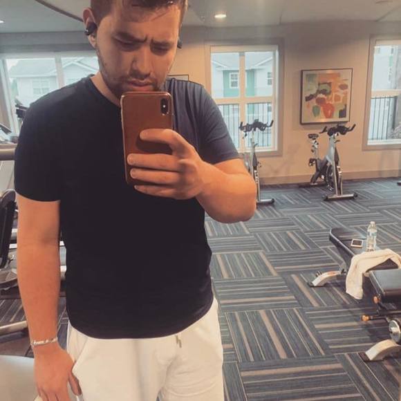 Profile Picture of Marcos Aguiar (@marcosaguiar) on Poshmark