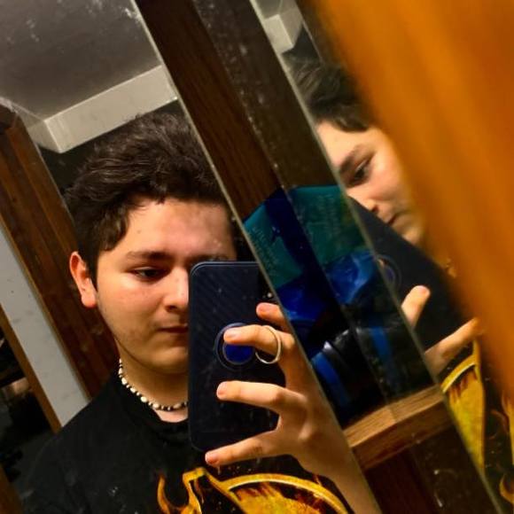 Profile Picture of Erick Guzman (@erickguzman422) on Poshmark