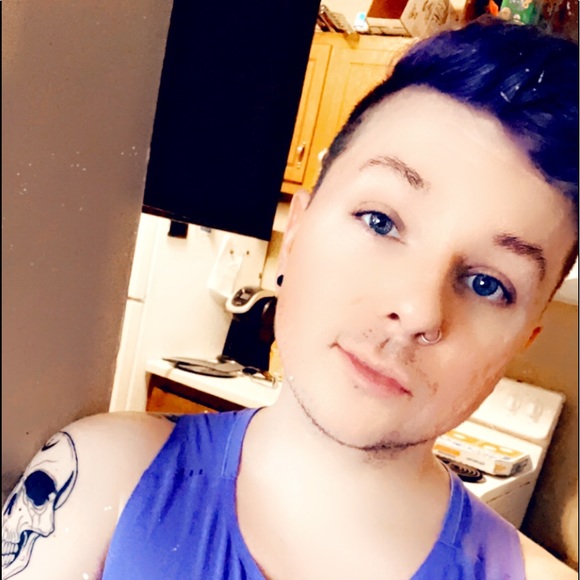 Profile Picture of Noah Powers (@noahpowers181) on Poshmark