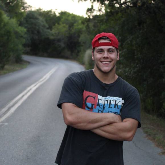 Profile Picture of Kyle Gee (@kylebgee34) on Poshmark