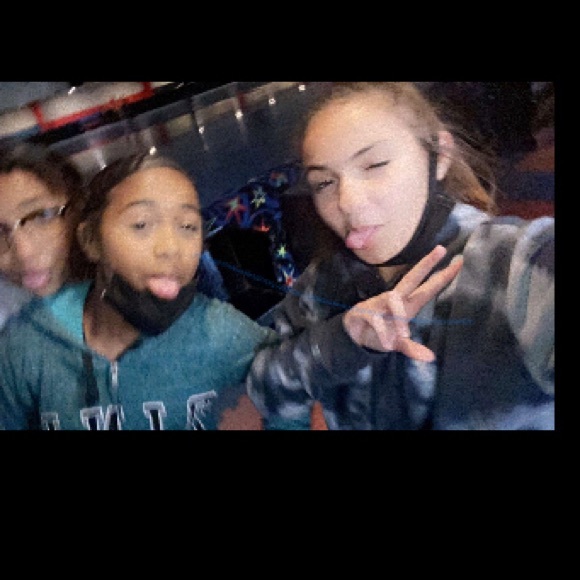 Profile Picture of Harmani Palmisano (@_harmani) on Poshmark