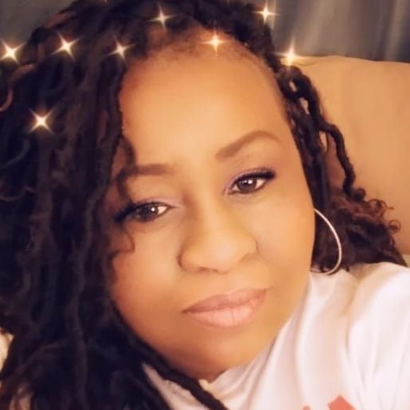 Profile Picture of Kathy Pippins (@lilcity314) on Poshmark