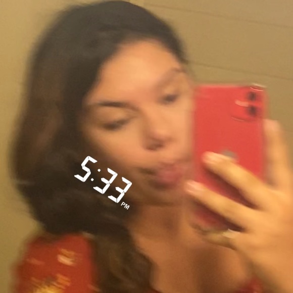Profile Picture of Roy Liz (@lizziy_roy) on Poshmark