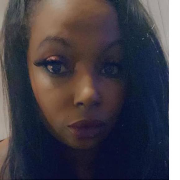 Profile Picture of Denise Gadeken (@dgadeken) on Poshmark