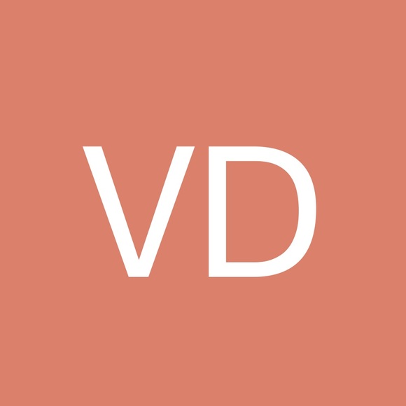 Profile Picture of Victoria Dunivan (@vdunivan) on Poshmark