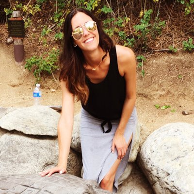 Profile Picture of Hayley Larsen (@hayleylarsen) on Twitter