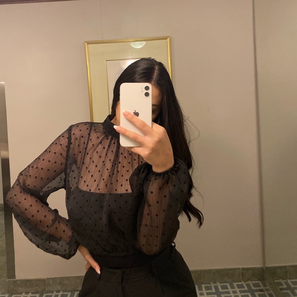 Profile Picture of Joelle Fredericks (@joellefreds) on Poshmark