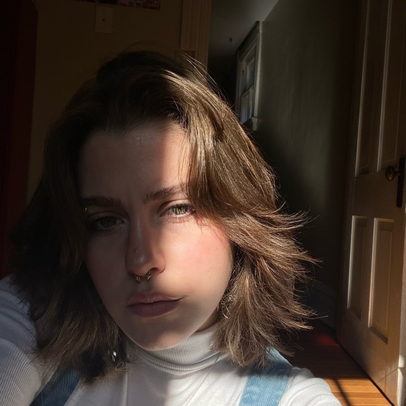 Profile Picture of Basia Schrauder (@1cupofnoodles) on Poshmark