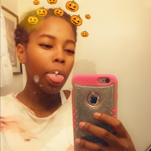 Trinae Higgins - Poshmark Profile Picture of Trinae Higgins (@naenae377) on Poshmark