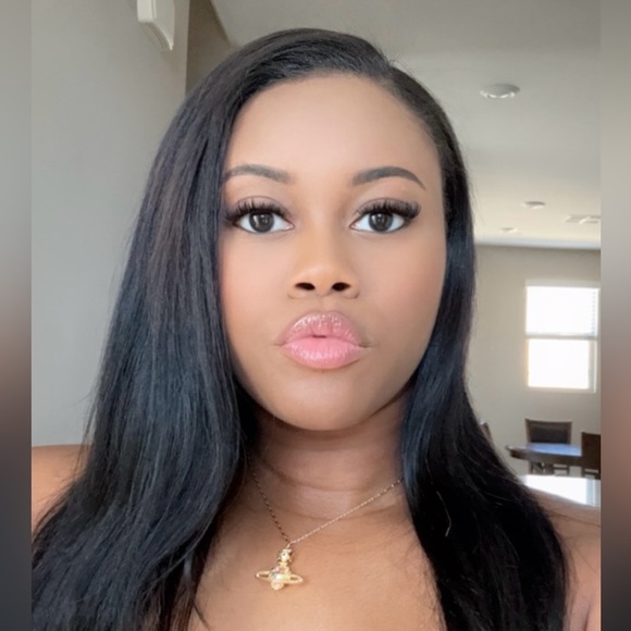 Profile Picture of Taylor Wilkins (@wilkii) on Poshmark