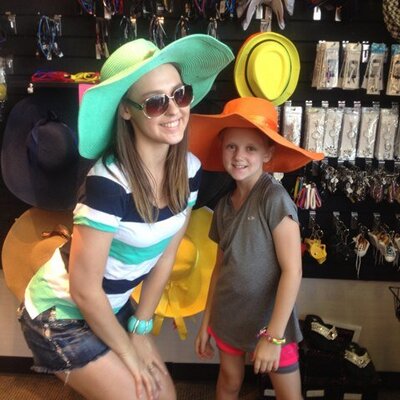 Profile Picture of Diamond (@CrystalWilley) on Twitter