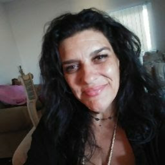 Profile Picture of Rachel Bley (@rwbley) on Poshmark