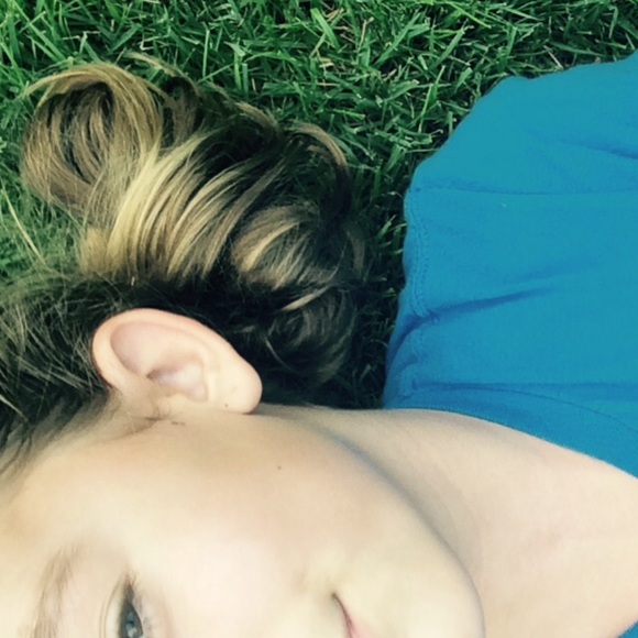 Profile Picture of Grace James (@mylifeasgraciee) on Poshmark