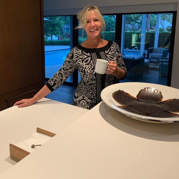 Profile Picture of Kristin Swiniarski (@kswin5673) on Poshmark