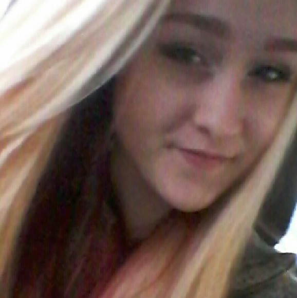 Profile Picture of Amanda Beesler (@unicornlover77) on Poshmark