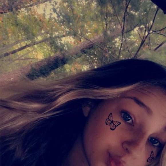Profile Picture of Taylor Belcher (@taylorn_2007) on Poshmark