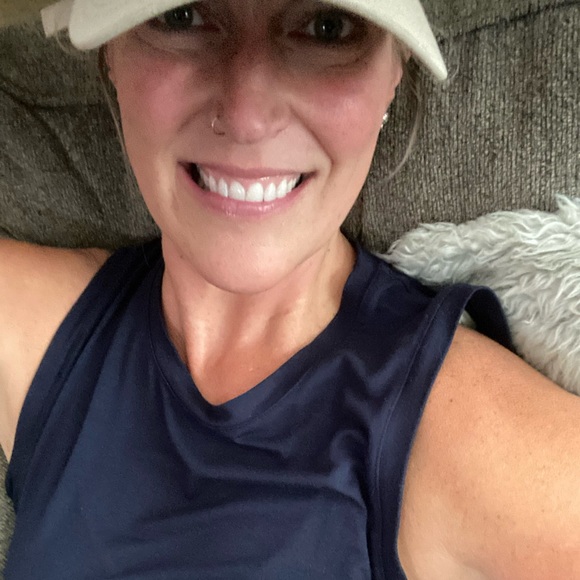 Profile Picture of Jodi Deconcini (@jodideconcini) on Poshmark