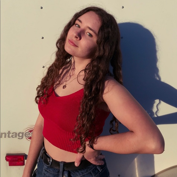 Profile Picture of Laura Bleichert (@laurableichert) on Poshmark