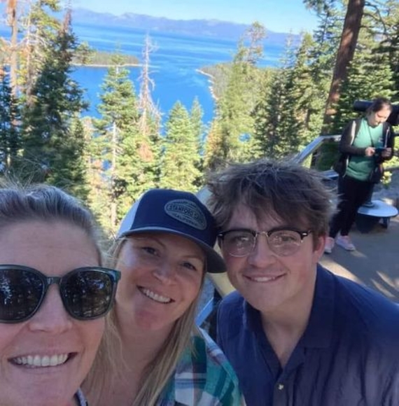 Profile Picture of Bonnie Nelson (@bonnieandt) on Poshmark