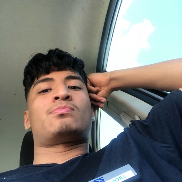 Profile Picture of Joel Cardon (@jclakers1) on Poshmark