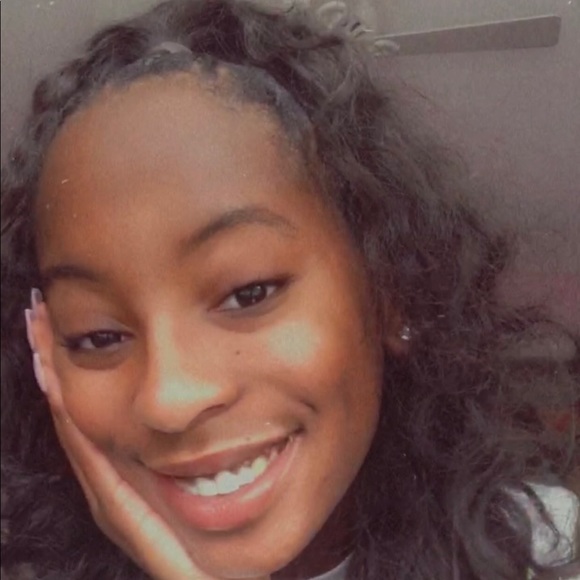 Profile Picture of Jasmine Muhammad (@jasmineetrinity) on Poshmark