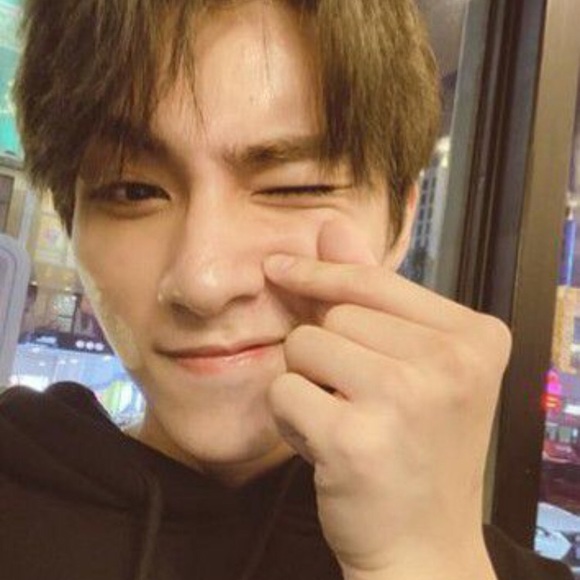 Profile Picture of Zoie Agdeppa (@z0ieeee) on Poshmark