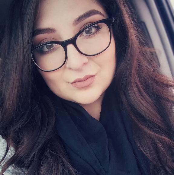 Profile Picture of Lea Lujan (@llujan55) on Poshmark