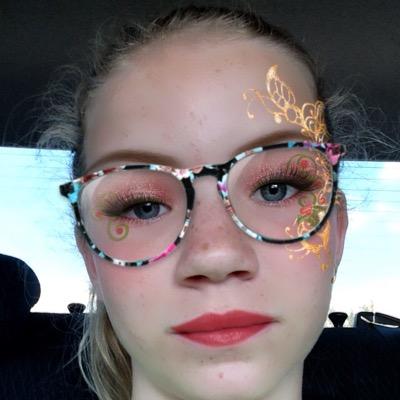 Profile Picture of April Winkler (@ariel_Apil_02) on Twitter