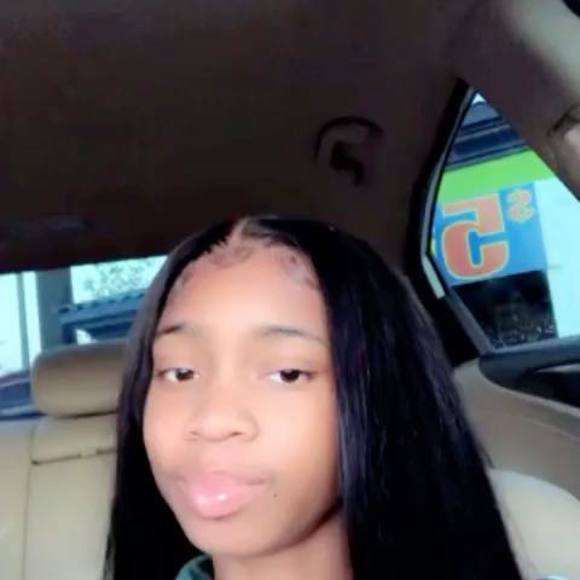 Profile Picture of Desiree Singleton (@desireesingleto) on Poshmark