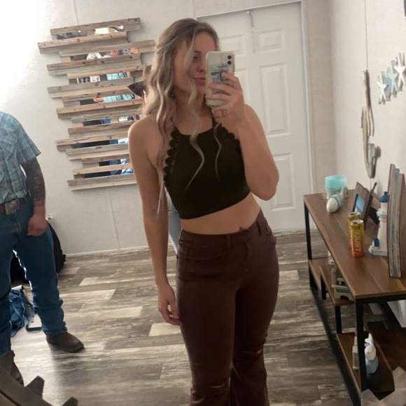 Profile Picture of Leah Walls (@leahwalls72) on Poshmark