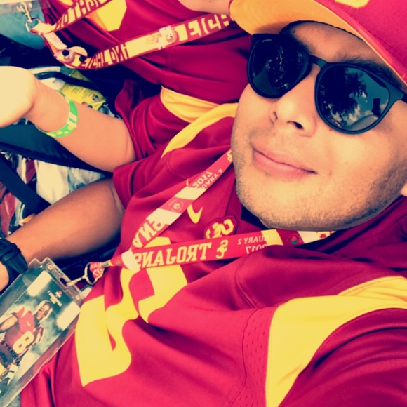 Profile Picture of Alexander Garcia (@lxgarcia36) on Poshmark