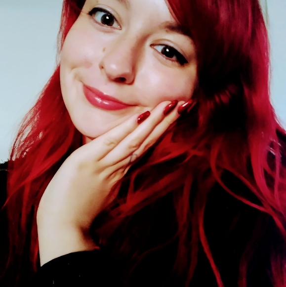 Profile Picture of Cassandra Granger (@grangercass) on Poshmark