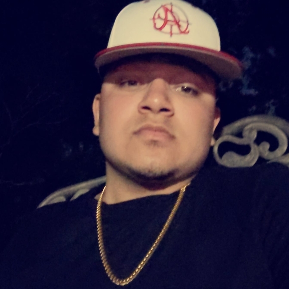 Profile Picture of Gilbert Pena (@gilbertpena494) on Poshmark