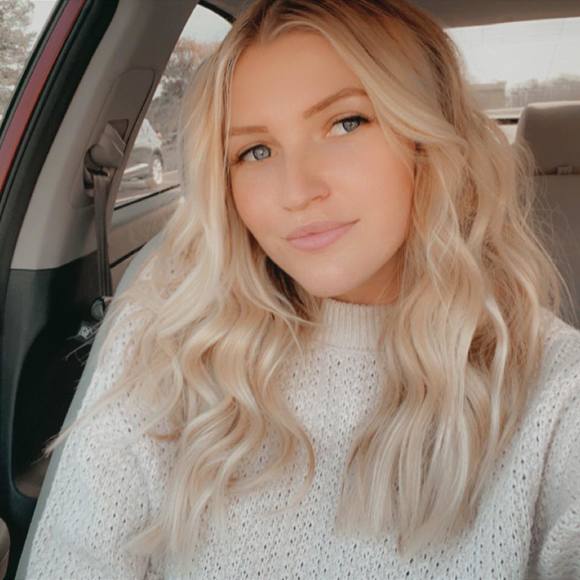 Profile Picture of Savannah Kurowski (@savvski) on Poshmark