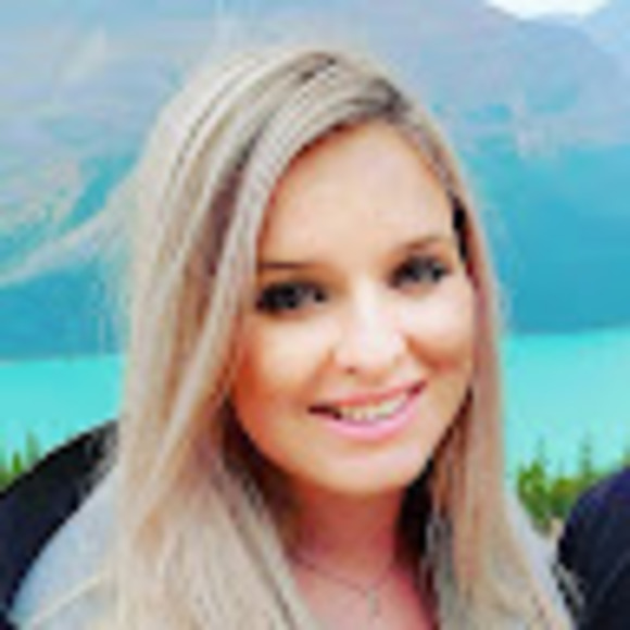 Profile Picture of Kira Keulemans (@kirakeulemans) on Poshmark