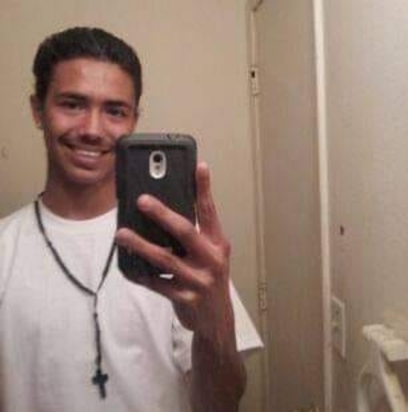 Profile Picture of Derek Rojas (@derek_rojas) on Poshmark