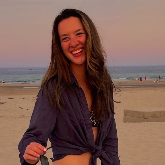 Profile Picture of Justine Watterson (@jawatterson22) on Poshmark