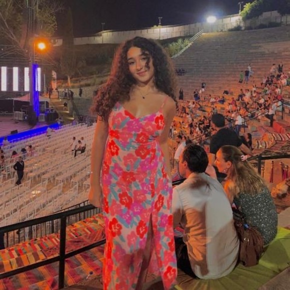 Profile Picture of Yara Marzouki (@yaramarzouki) on Poshmark