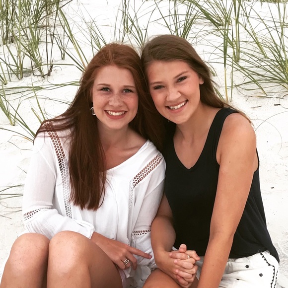 Emma frances Zellner - Poshmark Profile Picture of Emma frances Zellner (@emmafran_z) on Poshmark